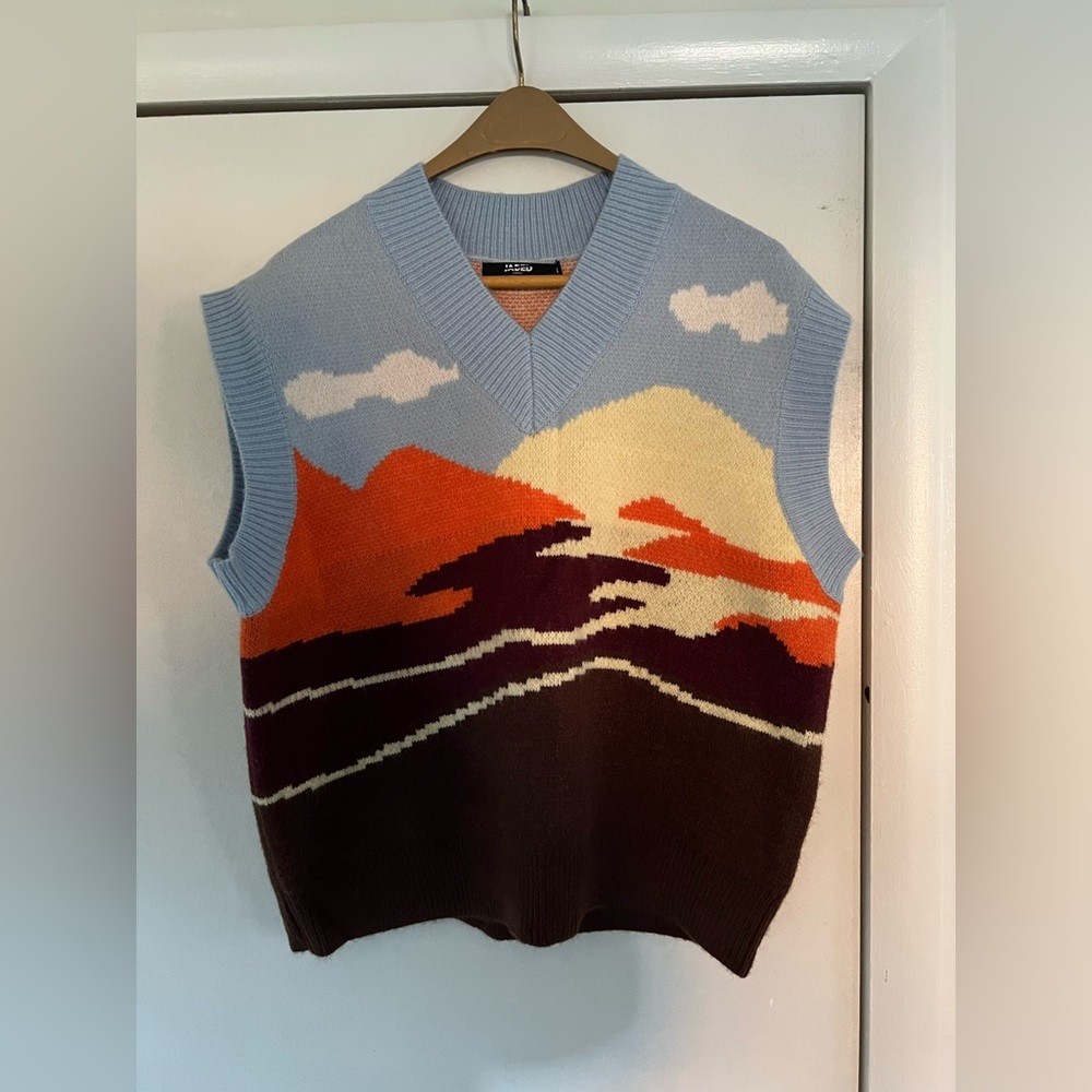 Desert mountain scene vest - never worn; Large